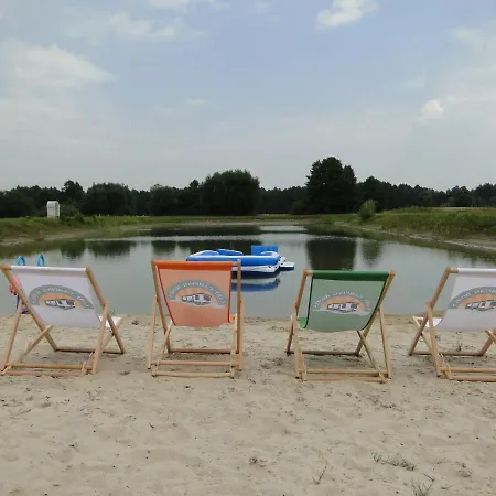 Lary Homes - Dabrowka אכסניה *