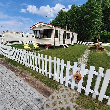 אכסניה Lary Homes - Dabrowka *