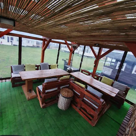 Lary Homes - Dabrowka גוסטנין