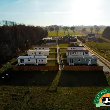 אכסניה Lary Homes - Dabrowka *