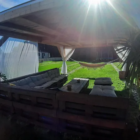 אכסניה Lary Homes - Dabrowka גוסטנין