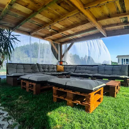 Lary Homes - Dabrowka גוסטנין