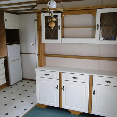 Lary Homes - Dabrowka אכסניה