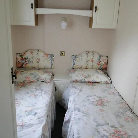 Lary Homes - Dabrowka * גוסטנין