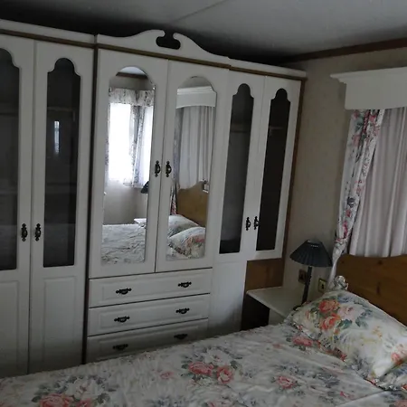 אכסניה Lary Homes - Dabrowka