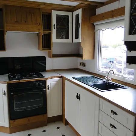 Lary Homes - Dabrowka Lodge Gostynin