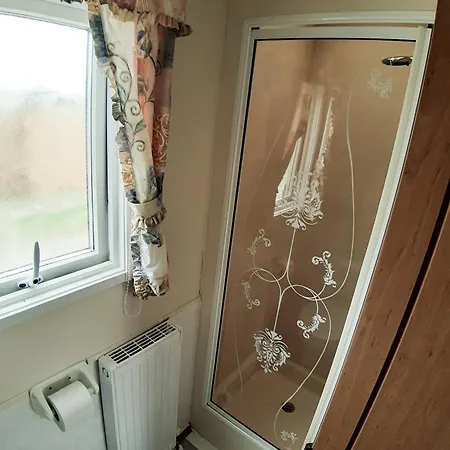 אכסניה Lary Homes - Dabrowka גוסטנין