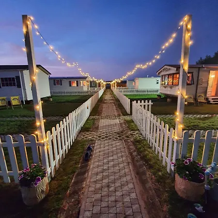 Lary Homes - Dabrowka * גוסטנין